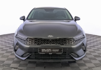 Подержанный автомобиль Kia K5 2021 года (2 фото)