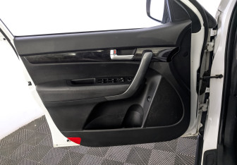 Подержанный автомобиль Kia Sorento 2018 года (19 фото)