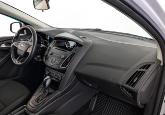 Подержанный автомобиль Ford Focus Hatchback 2018 года (13 фото)