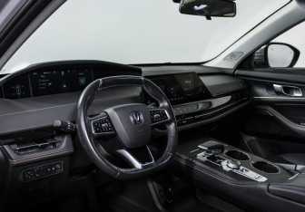 Подержанный автомобиль Changan UNI-K 2023 года (10 фото)