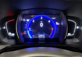 Подержанный автомобиль Renault Kadjar 2018 года (17 фото)