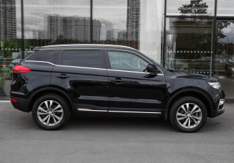 Подержанный автомобиль Geely Atlas 2021 года (4 фото)