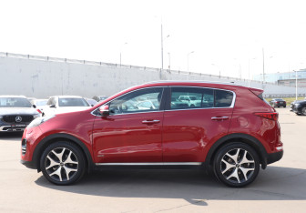 Подержанный автомобиль Kia Sportage 2016 года (8 фото)