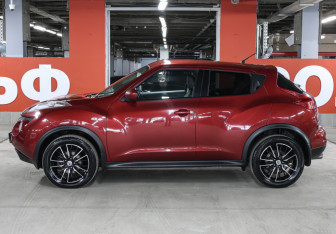 Подержанный автомобиль Nissan Juke 2012 года (8 фото)