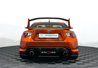 Подержанный автомобиль Toyota GT86 2012 года (6 фото)
