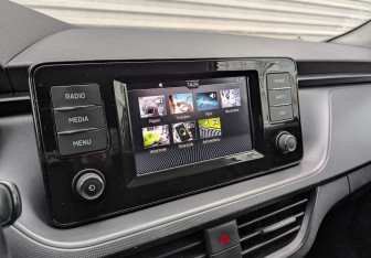 Подержанный автомобиль Skoda Rapid Liftback 2021 года (15 фото)