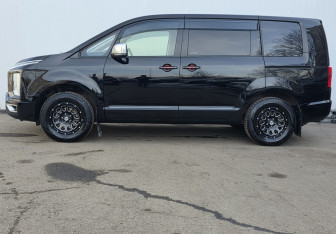 Подержанный автомобиль Mitsubishi Delica D:5 2019 года (8 фото)
