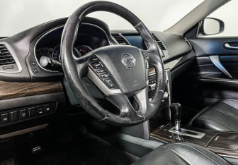 Подержанный автомобиль Nissan Teana 2012 года (13 фото)