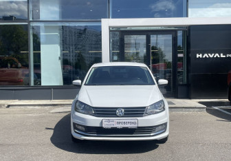 Подержанный автомобиль Volkswagen Polo Sedan 2016 года (2 фото)