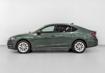 Подержанный автомобиль Skoda Octavia Liftback 2020 года (8 фото)