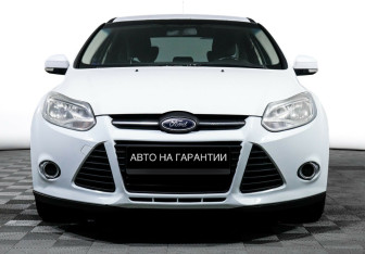 Подержанный автомобиль Ford Focus Sedan 2012 года (2 фото)
