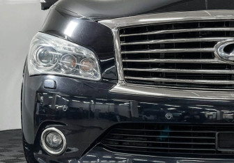 Подержанный автомобиль Infiniti QX80 2014 года (25 фото)
