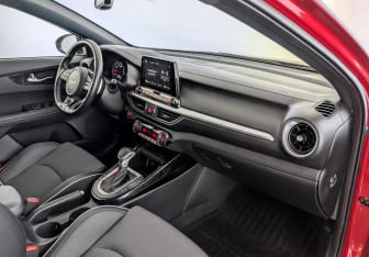 Подержанный автомобиль Kia Cerato Sedan 2021 года (11 фото)