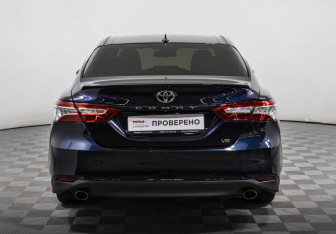 Подержанный автомобиль Toyota Camry Sedan 2018 года (6 фото)