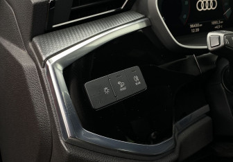 Подержанный автомобиль Audi Q3 2020 года (22 фото)