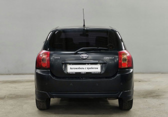 Подержанный автомобиль Toyota Corolla Hatchback 2007 года (6 фото)