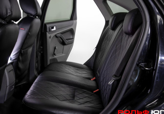 Подержанный автомобиль Ford Focus Sedan 2007 года (8 фото)