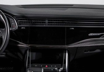 Подержанный автомобиль Audi Q7 2021 года (13 фото)