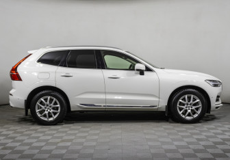 Подержанный автомобиль Volvo XC60 2019 года (4 фото)