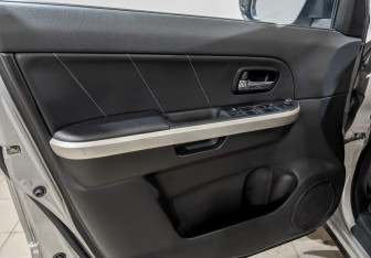 Подержанный автомобиль Suzuki Grand Vitara 2014 года (19 фото)