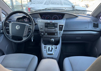 Подержанный автомобиль SsangYong Stavic 2014 года (9 фото)