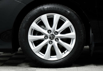 Подержанный автомобиль Toyota Camry Sedan 2020 года (8 фото)