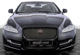 Подержанный автомобиль Jaguar XJ 2017 года (2 фото)