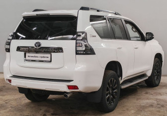 Подержанный автомобиль Toyota Land Cruiser Prado 2021 года (5 фото)