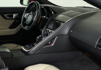 Подержанный автомобиль Jaguar F-Type Coupe 2015 года (9 фото)