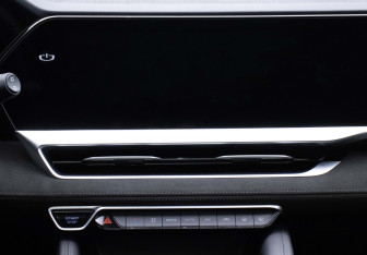 Подержанный автомобиль Geely Monjaro 2024 года (14 фото)