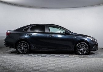 Подержанный автомобиль Kia Cerato Sedan 2021 года (4 фото)