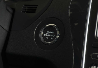 Подержанный автомобиль Ford Explorer 2017 года (15 фото)