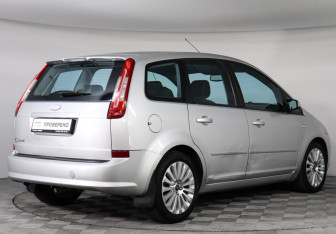 Подержанный автомобиль Ford C-MAX 2008 года (4 фото)