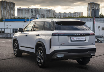 Подержанный автомобиль Jaecoo J7 2023 года (7 фото)