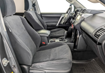 Подержанный автомобиль Toyota Land Cruiser Prado 2016 года (23 фото)