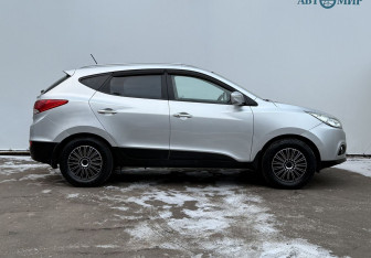Подержанный автомобиль Hyundai ix35 2011 года (4 фото)