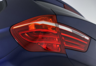 Подержанный автомобиль BMW X3 2013 года (24 фото)