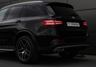Подержанный автомобиль Mercedes-Benz GLC AMG 2016 года (26 фото)