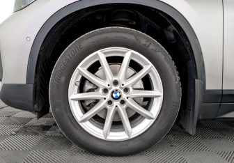 Подержанный автомобиль BMW X1 2022 года (18 фото)