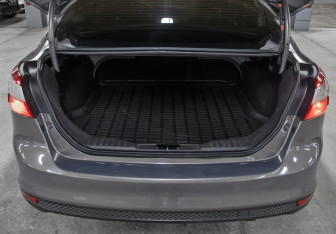 Подержанный автомобиль Ford Focus Sedan 2012 года (10 фото)