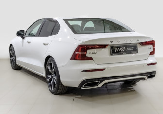 Подержанный автомобиль Volvo S60 2019 года (7 фото)