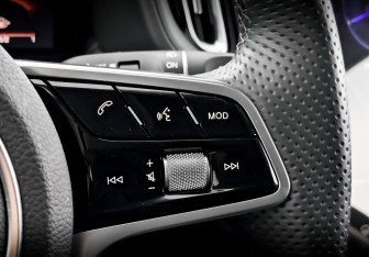 Подержанный автомобиль Hongqi HS3 2024 года (30 фото)