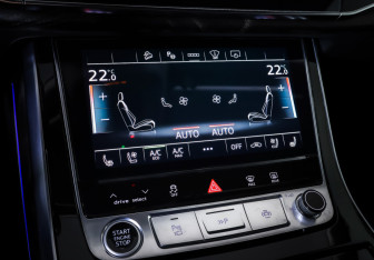 Подержанный автомобиль Audi Q7 2021 года (20 фото)