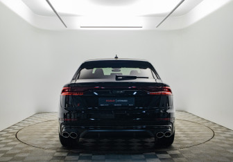 Подержанный автомобиль Audi SQ8 2023 года (6 фото)