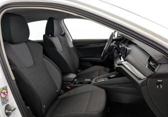 Подержанный автомобиль Skoda Octavia Liftback 2021 года (23 фото)