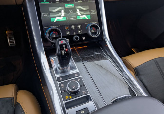 Подержанный автомобиль Land Rover Range Rover Sport 2022 года (28 фото)