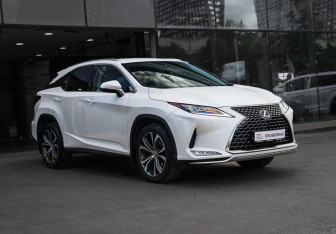 Подержанный автомобиль Lexus RX 2021 года (3 фото)