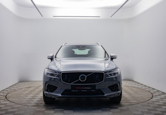 Подержанный автомобиль Volvo XC60 2019 года (2 фото)