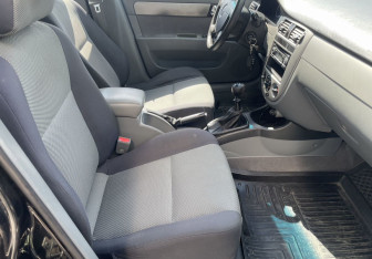 Подержанный автомобиль Chevrolet Lacetti Sedan 2008 года (9 фото)