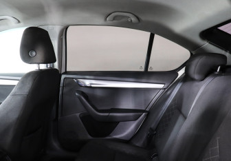 Подержанный автомобиль Skoda Octavia Liftback 2019 года (12 фото)